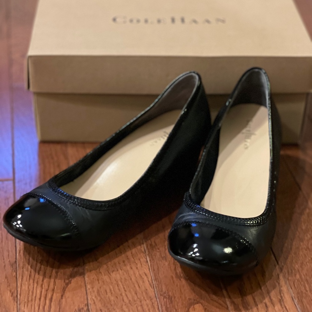 Cole Haan Milly Wedge size 8 black/black ptn